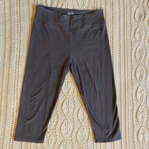 Croft & Barrow gray lounge capris